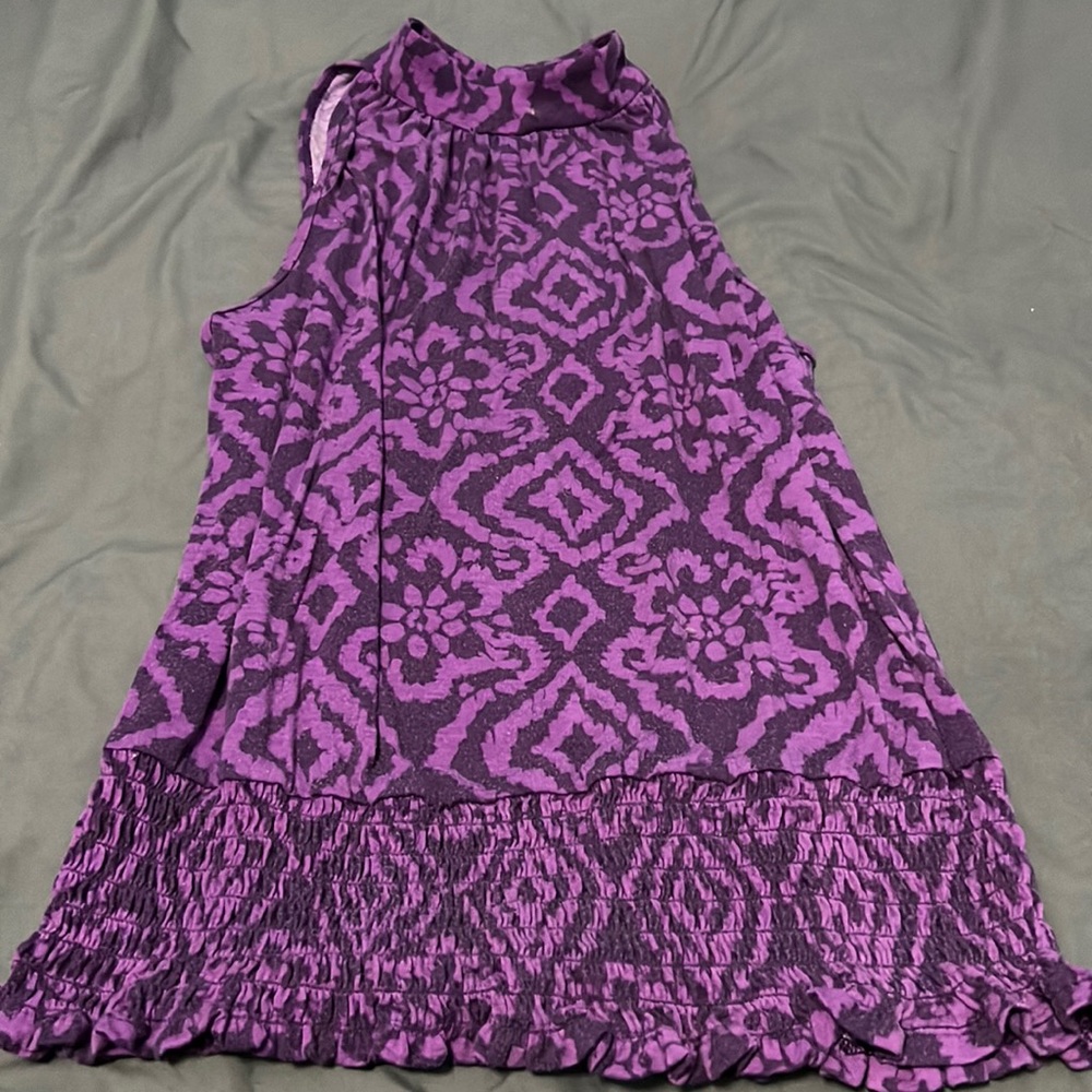 Cute Purple Top, Essentials by Milano, Size Medium